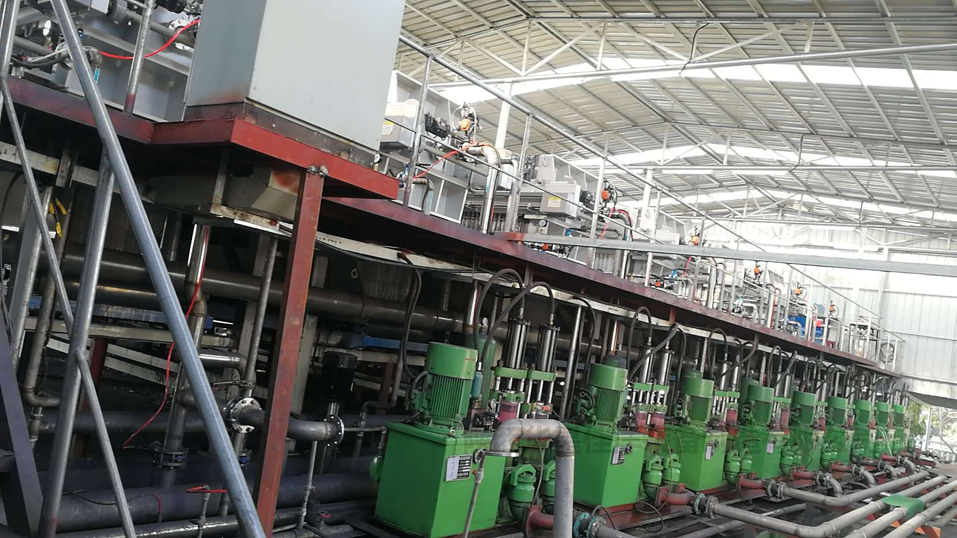 市政污水處理液壓陶瓷柱塞泥漿泵使用現場.jpg